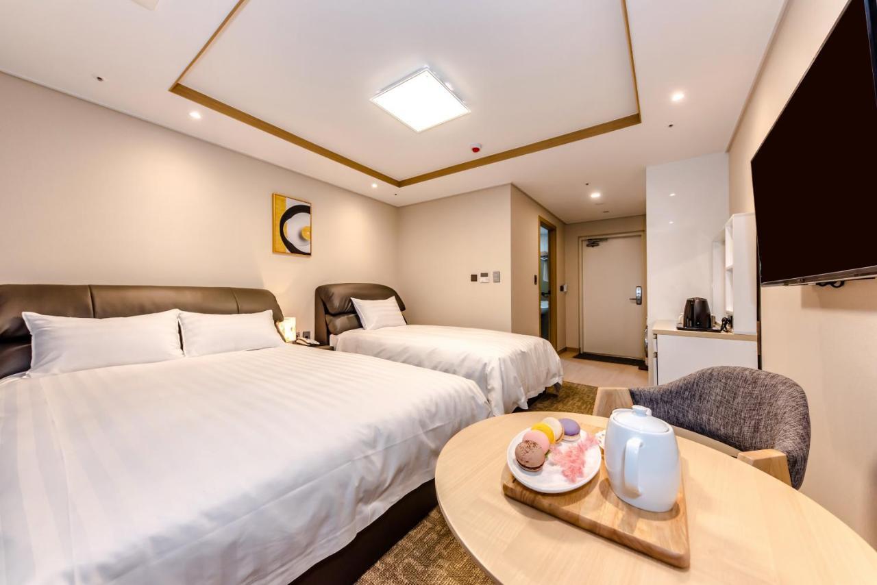סאוגוויפו Hotel Dk מראה חיצוני תמונה